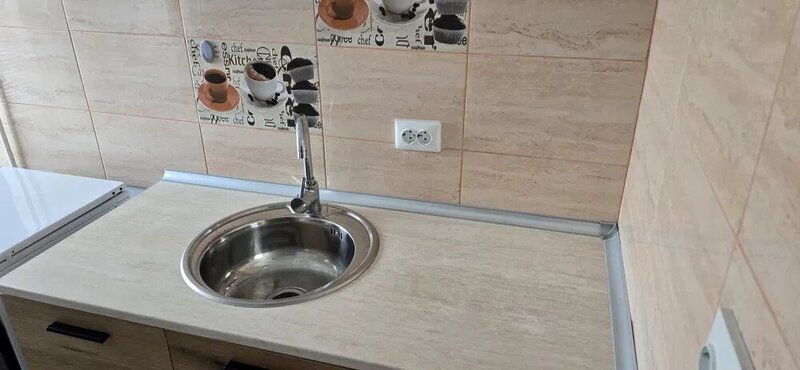 Militari /Virtutii- Orsova. Bloc 1990, Garsoniera